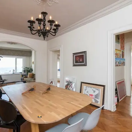 Designer Flat With Gorgeous Sea View In Central Apartment Istanbul