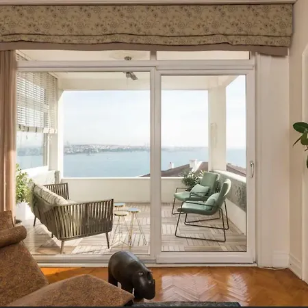 Apartment Designer Flat With Gorgeous Sea View In Central *