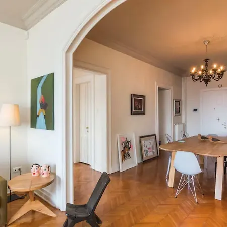 Designer Flat With Gorgeous Sea View In Central