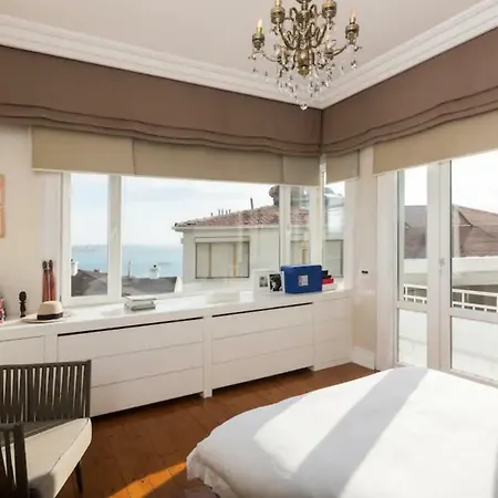 Apartment Designer Flat With Gorgeous Sea View In Central *