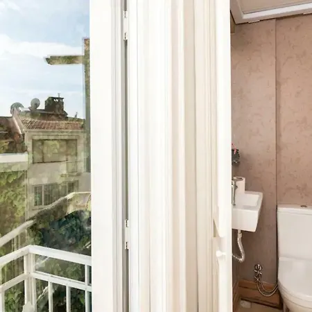 Designer Flat With Gorgeous Sea View In Central