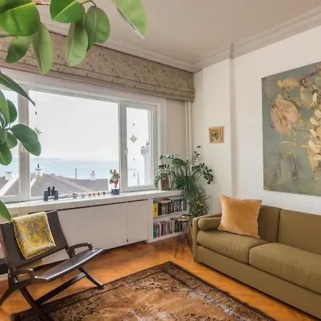 Apartment Designer Flat With Gorgeous Sea View In Central